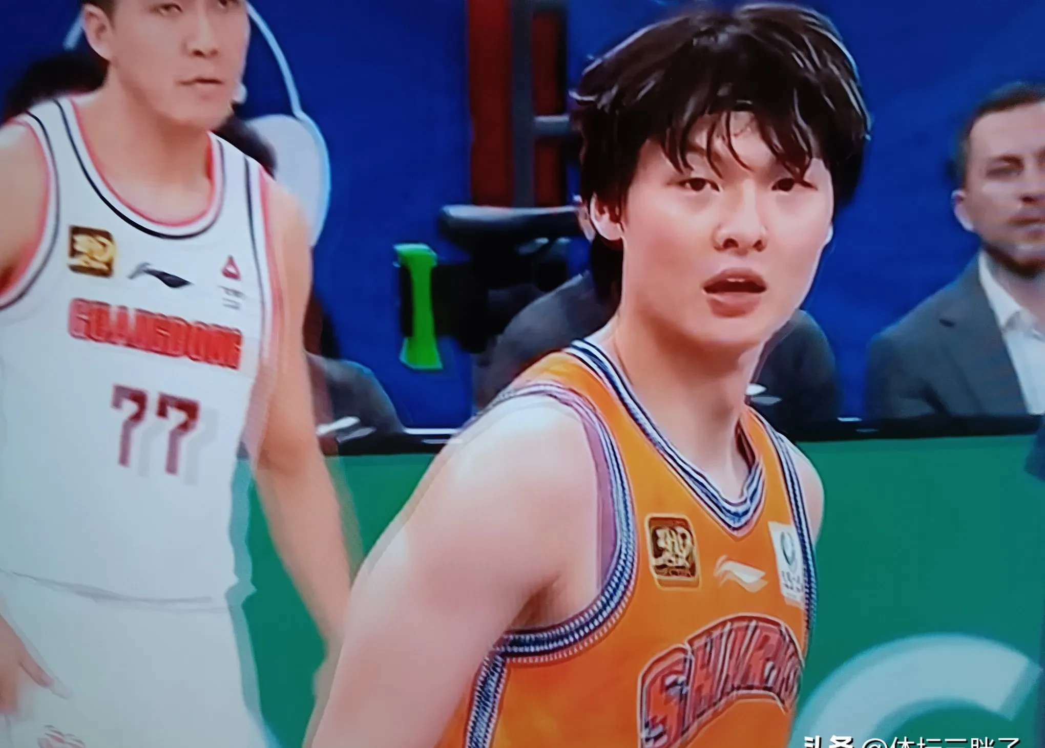 上海男篮在主场轻松战胜对手