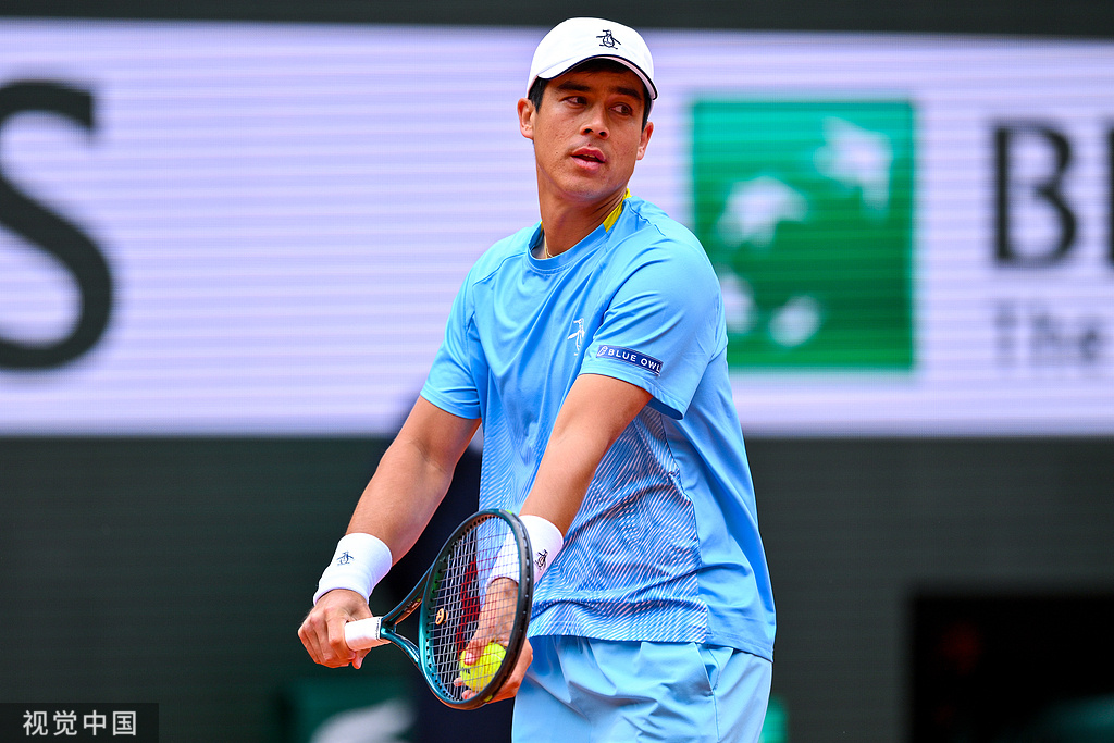 开云官网-英国网球队险胜世界网球队，德约科维奇高光表现的简单介绍