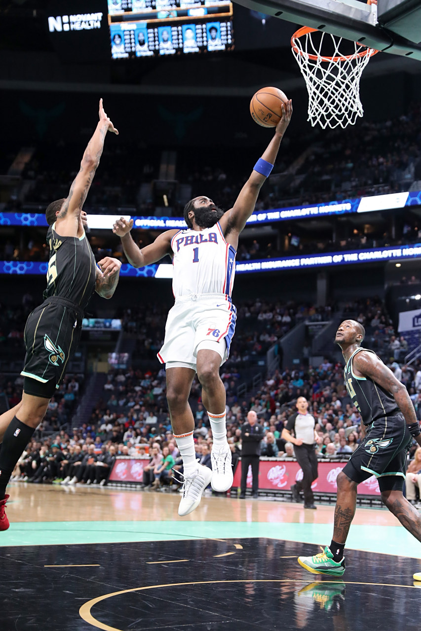 开云体育中国-76人战胜黄蜂，恩比德贡献30分