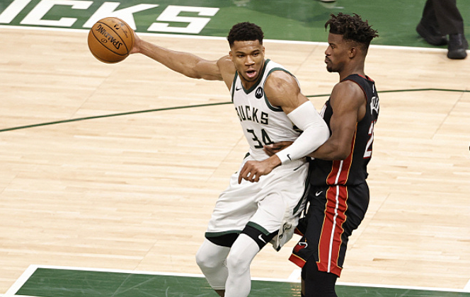 关于雄鹿横扫爵士,将胜利收入囊中的信息 关于雄鹿横扫爵士,将胜利收入囊中的信息