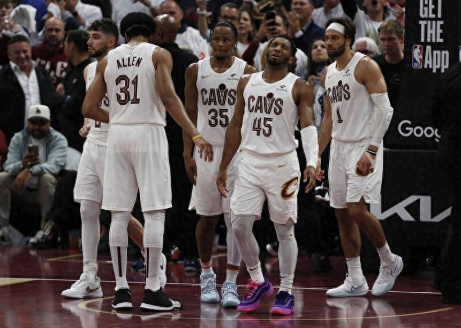 开云体育平台APP-骑士遭遇疯狂逆转，遗憾失利