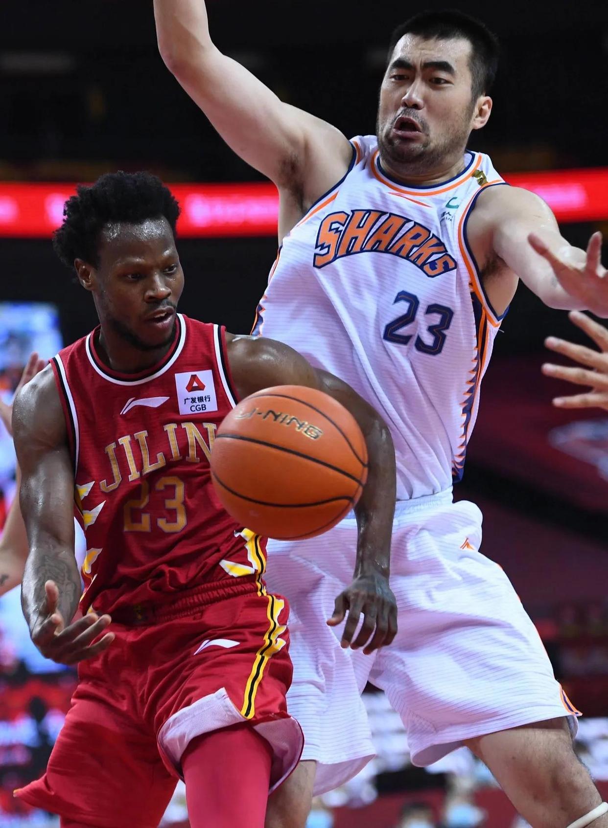 关于球星爆发！CBA赛场再现神级操作的信息