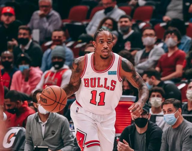 关于雄鹿横扫北京队，德罗赞刷新纪录的信息