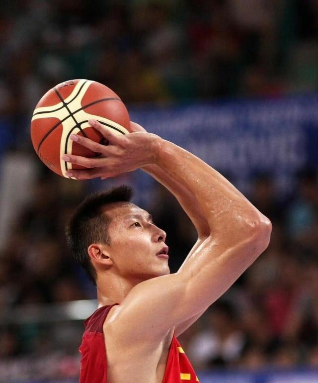 吉林队险胜广州队,易建联点燃赛场 吉林队险胜广州队,易建联点燃赛场