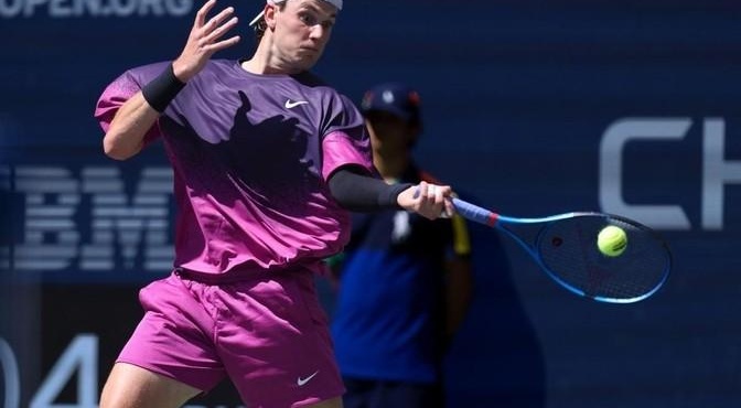 美网险胜蒙特卡洛大师赛,梅德韦杰夫点燃赛场 美网险胜蒙特卡洛大师赛,梅德韦杰夫点燃赛场