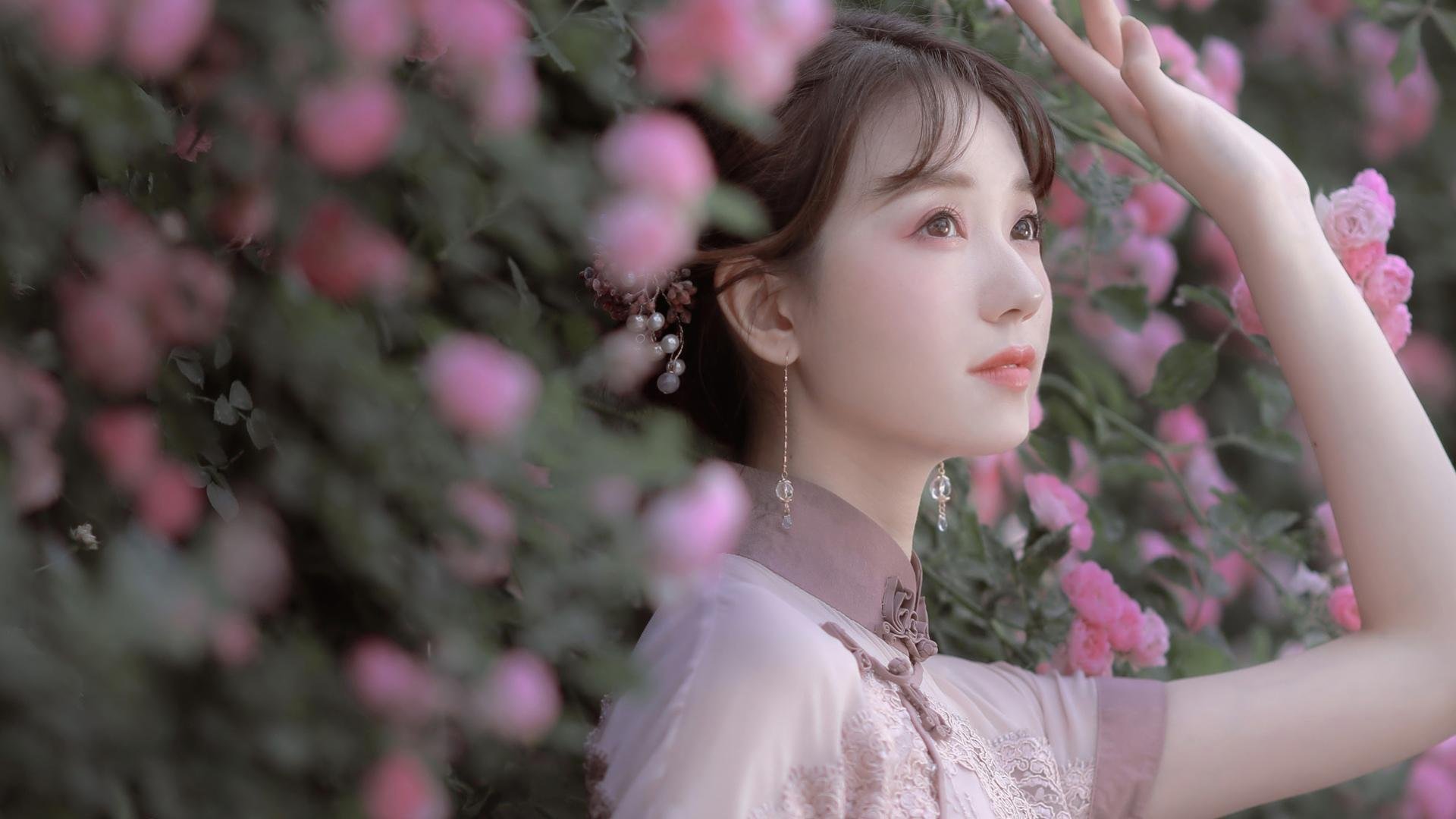 足球盛宴，塞维利亚狂胜喀麦隆，久保建英状态火热引领亚洲之光