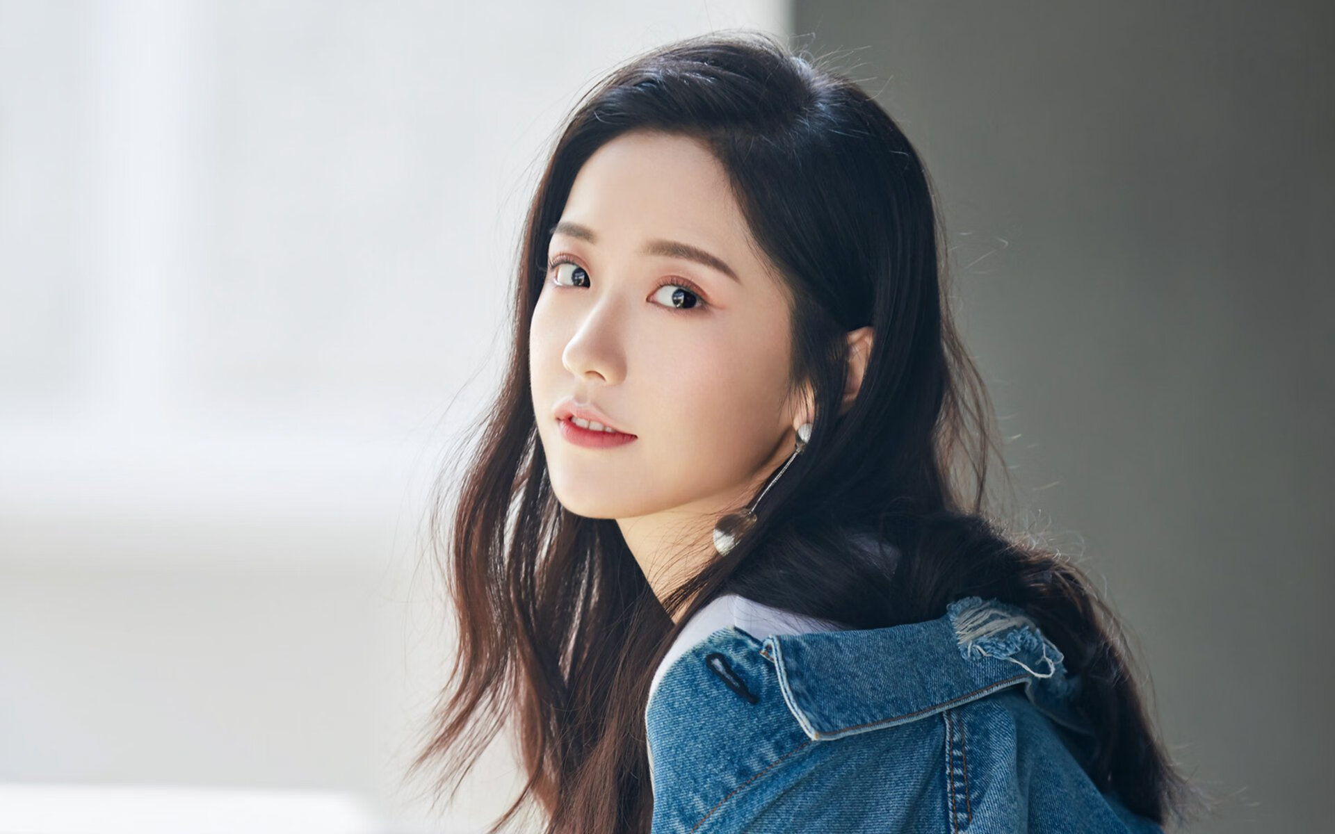 绿衫军跨洋展獠牙，班凯罗杀伐定乾坤，一场定义现代篮球的碰撞