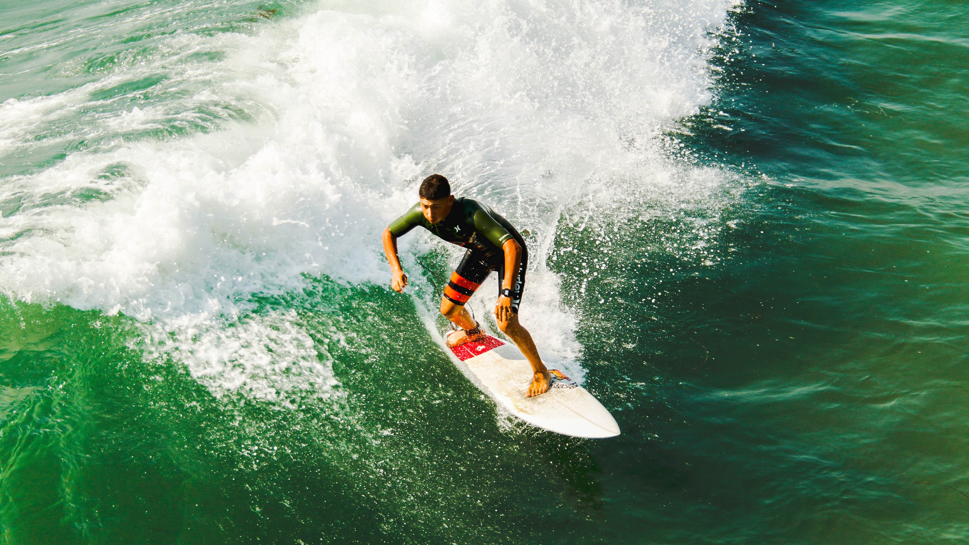 从华南虎到绿军王牌，体育世界中两种接管比赛的艺术