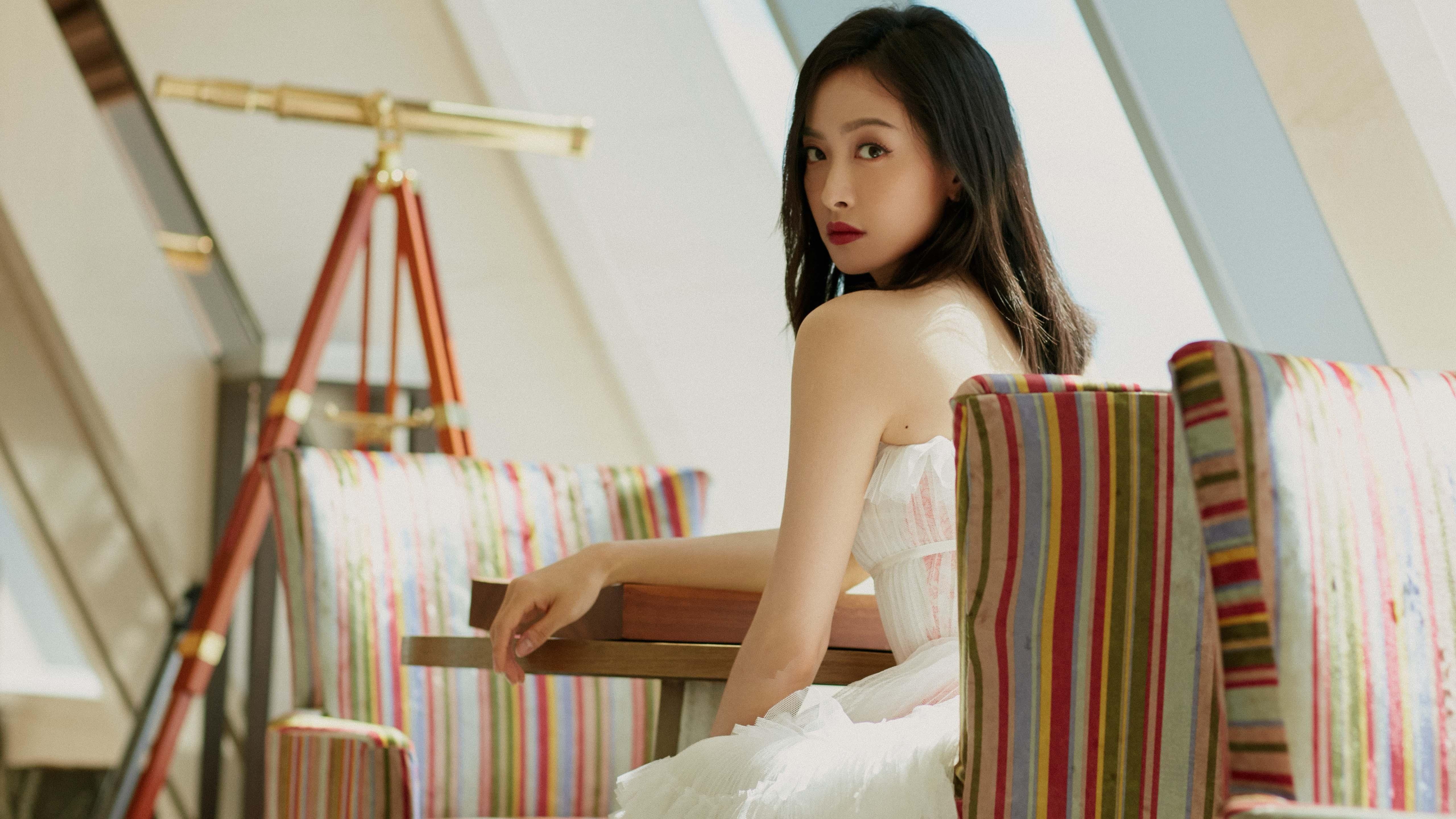 悬念崩解之夜，苏亚雷斯一剑封喉，如何将英超争冠战提前送进历史？