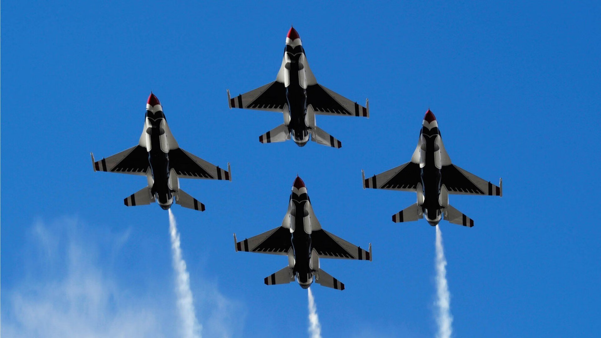 极限冲刺与一锤定音，当F1收官战遇见绿茵场大场面先生