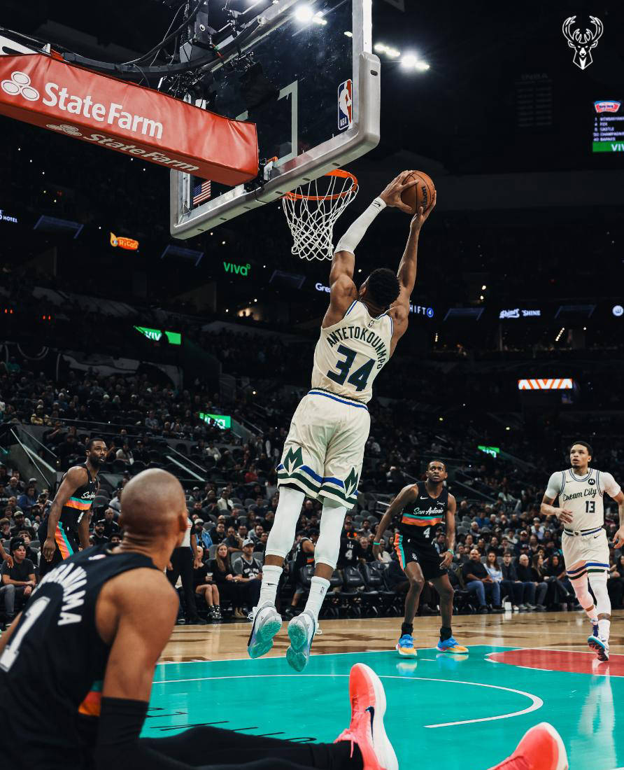 开云体育官方网站-马刺对阵凯尔特人，文班亚马点燃赛场