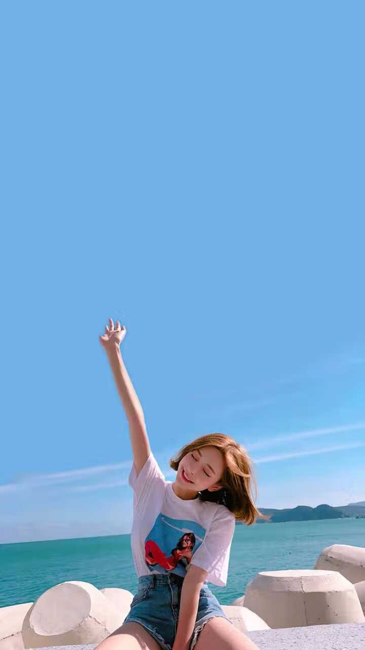 开云下载-绿茵风暴，德甲争冠战焦点战硝烟四起，AC米兰友谊赛狂胜韩国队展雄风