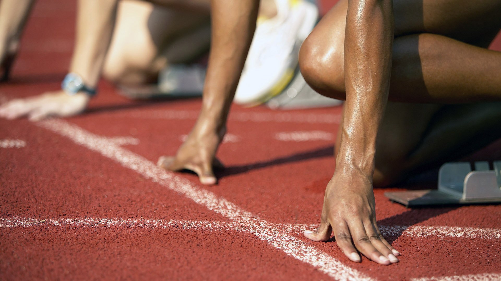 极速争锋与团队竞技，F1街道赛与广厦力克国王的双重奏